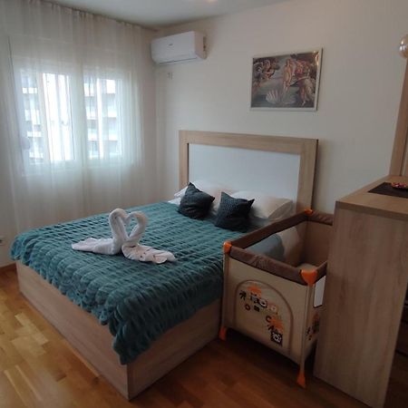 Apartmani Stari Aerodrom Podgorica Exterior foto